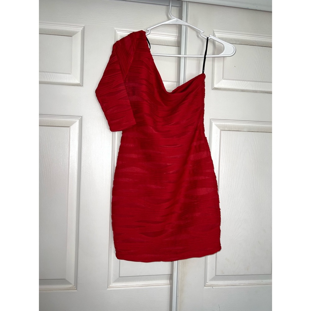Forever 21 Red One Shoulder Mini Dress. Size S.